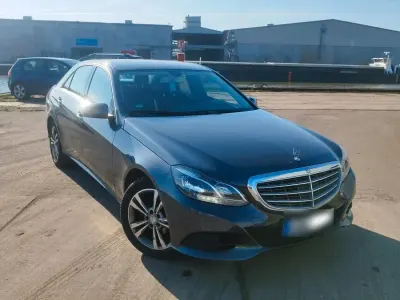 Usata Mercedes E200 136 CV (100 kW) 2014 Argento Berlina