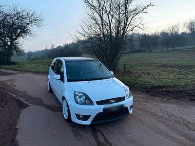 Gebraucht Ford Fiesta ST-Line 80 PS (58 kW) 2008 Weiß Kleinwagen