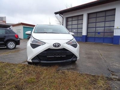 Gebraucht Toyota Aygo X-play 72 PS (52 kW) 2020 Solid white Kleinwagen
