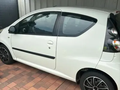 Gebraucht Citroën C1 69 PS (50 kW) 2008 Weiß Kleinwagen