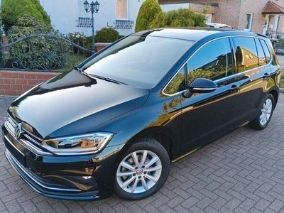 Second-hand VW Golf Highline 150 CP (110 kW) 2020 Negru Monovolum