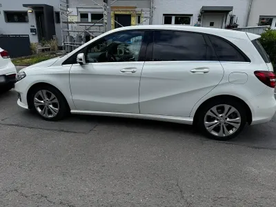 Gebraucht Mercedes B180 Urban 122 PS (89 kW) 2016 Weiß Van / Kleinbus