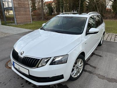 gebraucht Skoda Octavia 2.0 TDI Drive Combi Drive*PANO*NAV*8fach