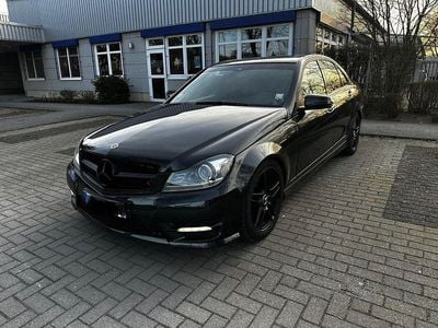 Schwarz Gebraucht 2013 Mercedes C350 Avantgarde Limousine | 13.499 € (Fairer Preis)