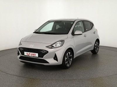 Neu Hyundai i10 63 PS (46 kW) 2025 Grau Kleinwagen