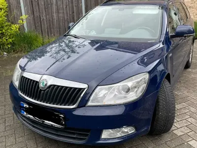 Używany Skoda Octavia Family 105 KM (77 kW) 2011 Niebieski Kombi