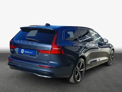 Gebraucht Volvo V60 145 PS (106 kW) 2025 Kombi