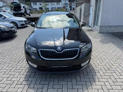 Gebraucht Skoda Octavia 105 PS (77 kW) 2014 Schwarz Kombi