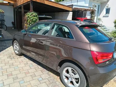 Gebraucht Audi A1 Ambition 86 PS (63 kW) 2011 Braun Kleinwagen