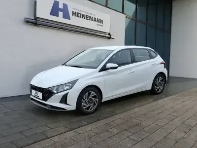 Gebraucht Hyundai i20 Trend 101 PS (74 kW) 2025 Atlas white Kleinwagen
