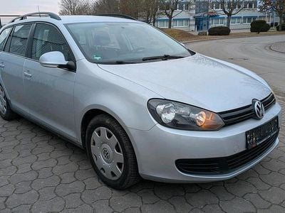Silber Gebraucht 2010 VW Golf Kombi | 3.490 € (Etwas zu teuer)