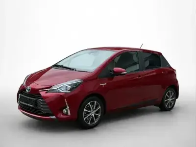 Gebraucht Toyota Yaris Hybrid Club 101 PS (74 kW) 2019 Rot Kleinwagen