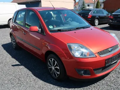 Gebraucht Ford Fiesta 80 PS (58 kW) 2007 Rot Kleinwagen