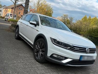 Gebraucht VW Passat Alltrack 190 PS (139 kW) 2015 Weiß Kombi