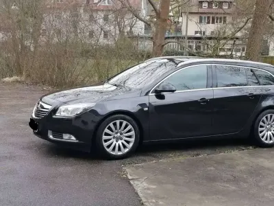 Gebraucht Opel Insignia Edition 160 PS (117 kW) 2013 Schwarz Kombi