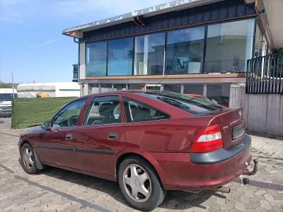 Gebraucht Opel Vectra 100 PS (73 kW) 1998 Rot Limousine