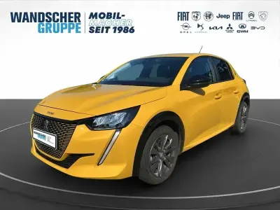 Gebraucht Peugeot e-208 Active 100 kW (136 PS) 2022 Gelbandere Kleinwagen