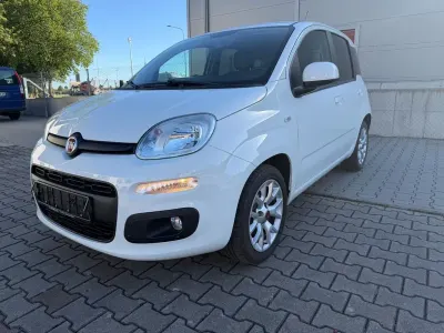 Gebraucht Fiat Panda Lounge 69 PS (50 kW) 2017 Bianco divino/zenit/ghiaccio/g Kleinwagen