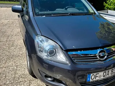 Gebraucht Opel Zafira 116 PS (85 kW) 2010 Van / Kleinbus