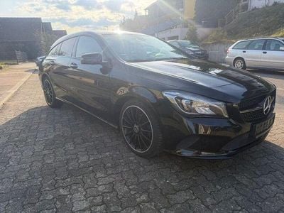 Gebraucht Mercedes CLA200 Shooting Brake 156 PS (114 kW) 2017 Schwarz Kombi