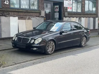 Gebraucht Mercedes E280 Avantgarde 190 PS (139 kW) 2006 Schwarz Limousine