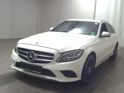 Gebraucht Mercedes C220 Avantgarde 194 PS (142 kW) 2020 Weiss Kombi