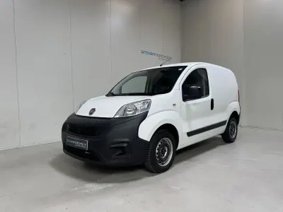 Gebraucht Fiat Fiorino 77 PS (56 kW) 2018 Weiß Van / Kleinbus