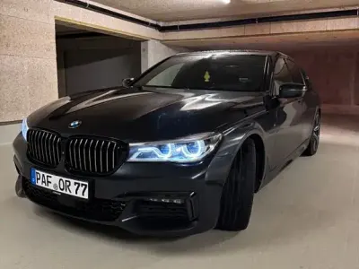 Gebraucht BMW 740 Sport Line 320 PS (235 kW) 2017 Grau Limousine