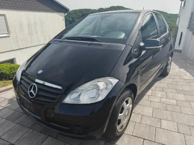 Używany Mercedes A160 95 KM (69 kW) 2010 Czarny Hatchback