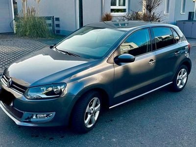 Grau Gebraucht 2010 VW Polo Team Kleinwagen | 6.000 € (Fairer Preis)