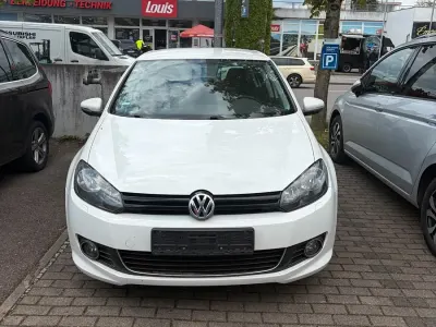 Gebraucht VW Golf VI 80 PS (58 kW) 2010 Weiß Kleinwagen