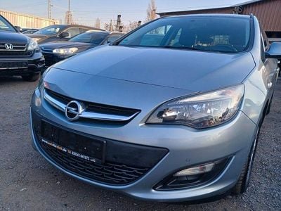 Usata Opel Astra Edition 136 CV (100 kW) 2014 Argento Station wagon