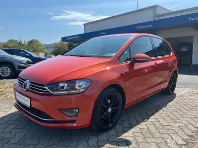 Gebraucht VW Golf VII LOUNGE 110 PS (80 kW) 2015 Orange SUV