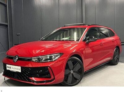 Gebraucht VW Passat Style 150 PS (110 kW) 2024 Chilirot metallic Kombi