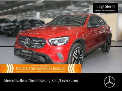 Używany Mercedes GLC300e Night 211 KM (155 kW) 2021 Czerwony Sedan/Limuzyna