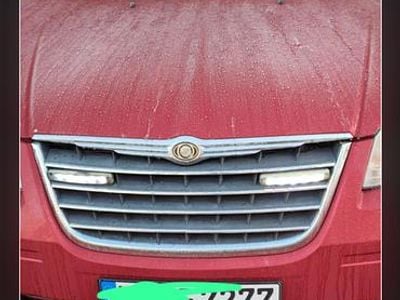 Rot Gebraucht 2008 Chrysler Town & Country Van / Kleinbus | 5.250 €