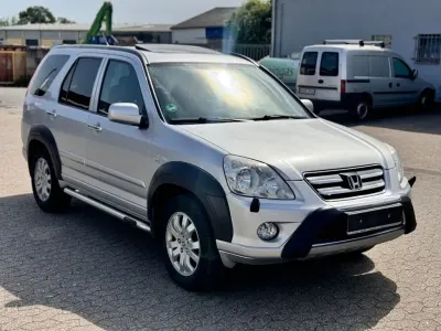 Käytetty Honda CR-V Executive 140 HP (102 kW) 2006 Hopea Katumaasturi