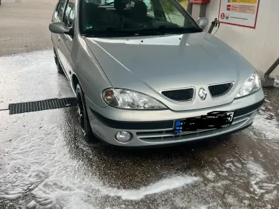 Gebraucht Renault Mégane 101 PS (74 kW) 2001 Silber Kombi