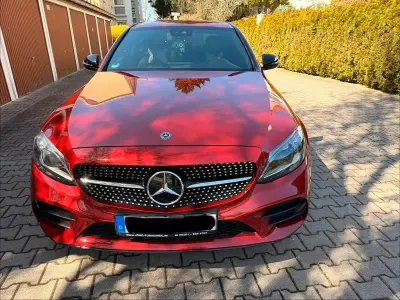 Gebraucht Mercedes C300 AMG line 258 PS (189 kW) 2019 Rot Limousine