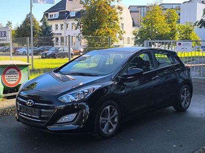 Gebraucht Hyundai i30 YES! 101 PS (74 kW) 2015 Schwarz Limousine