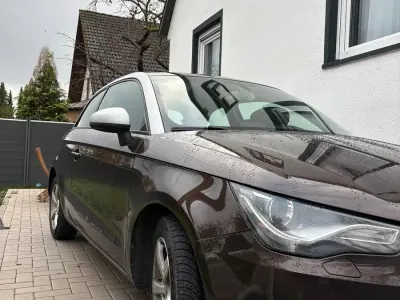 Gebraucht Audi A1 105 PS (77 kW) 2012 Braun Kleinwagen