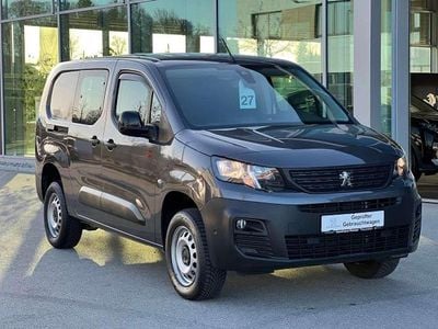 Gebraucht Peugeot Partner 131 PS (96 kW) 2024 Platinium grau metallic Van / Kleinbus