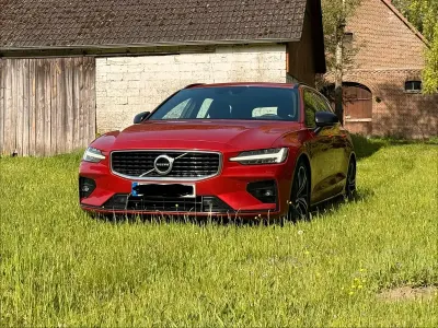 Gebraucht Volvo V60 R-Design 194 PS (142 kW) 2019 Rot Kombi