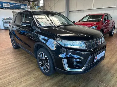 Gebraucht Suzuki Vitara Club 129 PS (94 kW) 2021 Schwarz SUV