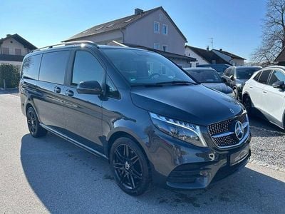 Usata Mercedes V300 AMG line 237 CV (174 kW) 2023 Grigio Monovolume