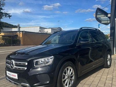 Mercedes GLB180