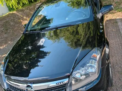 Usado Opel Astra 110 HP (80 kW) 2009 Preto Sedan