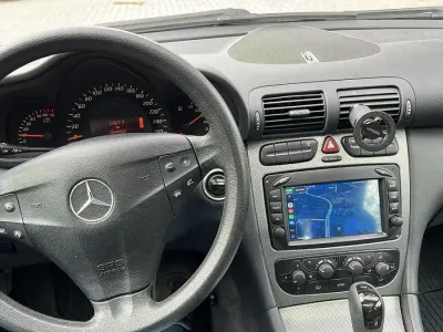 Gebraucht Mercedes C180 143 PS (105 kW) 2003 Silber Coupé