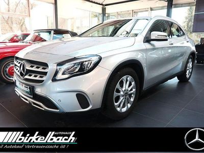 Gebraucht Mercedes GLA180 122 PS (89 kW) 2017 Silber SUV