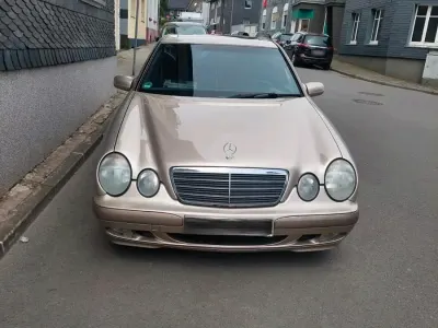 Brugt Mercedes E200 136 HK (100 kW) 2000 Beige Sedan